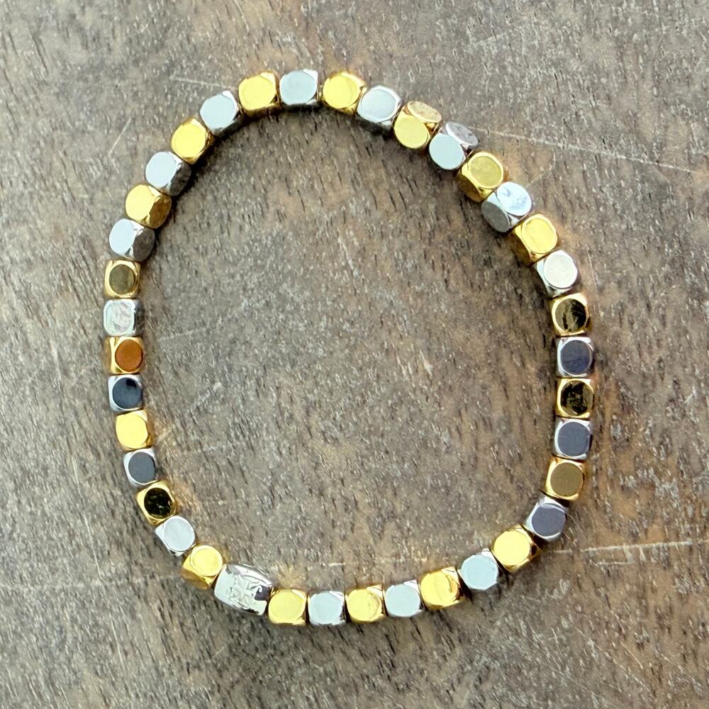 Silver and gold tone metallic beaded cube stretch bracelet